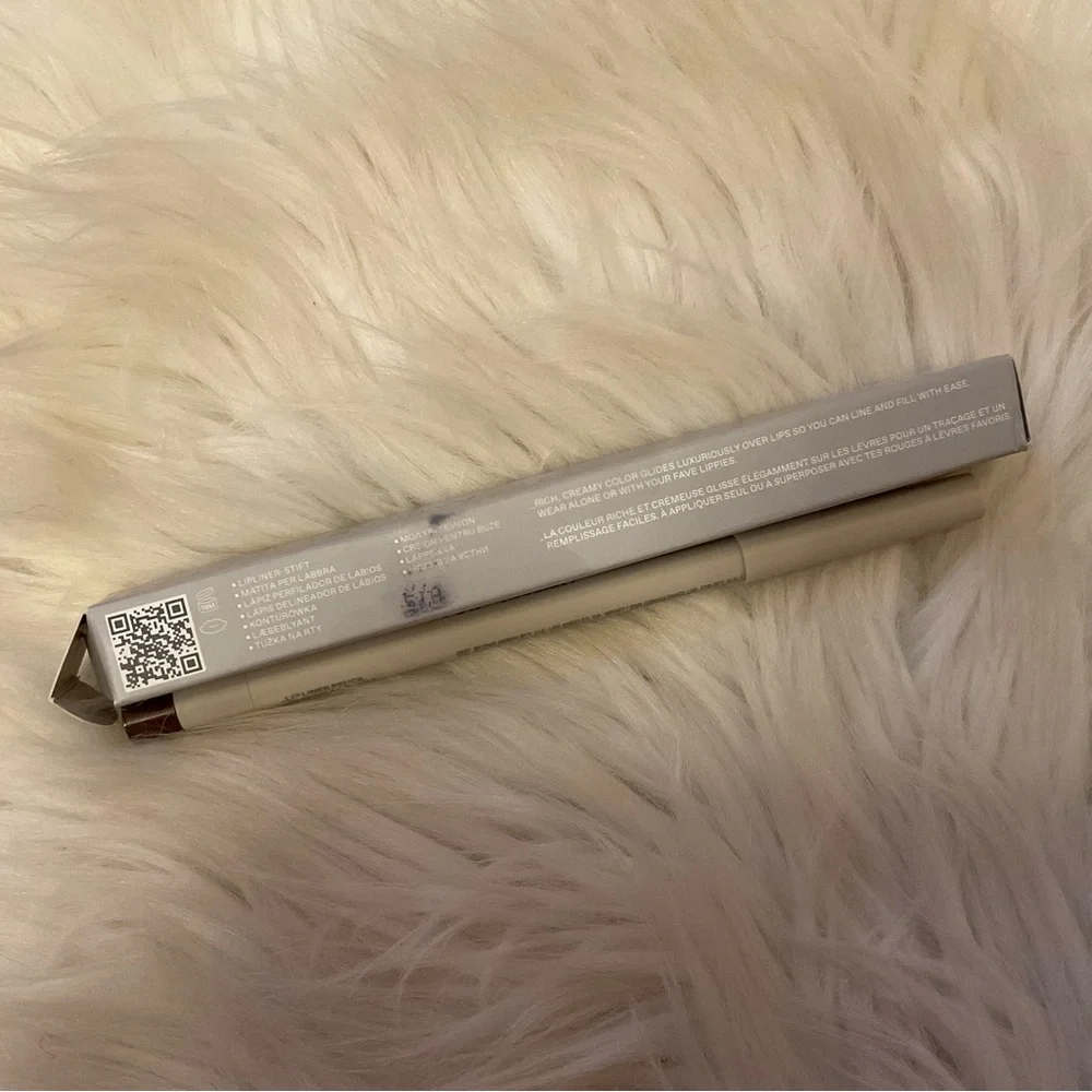 r.e.m. Beauty At The Borderline Lip Liner Pencil - Reverb - New in Box